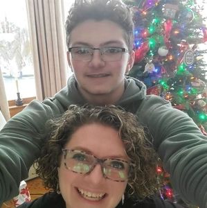 Meet your Posher, Leslie